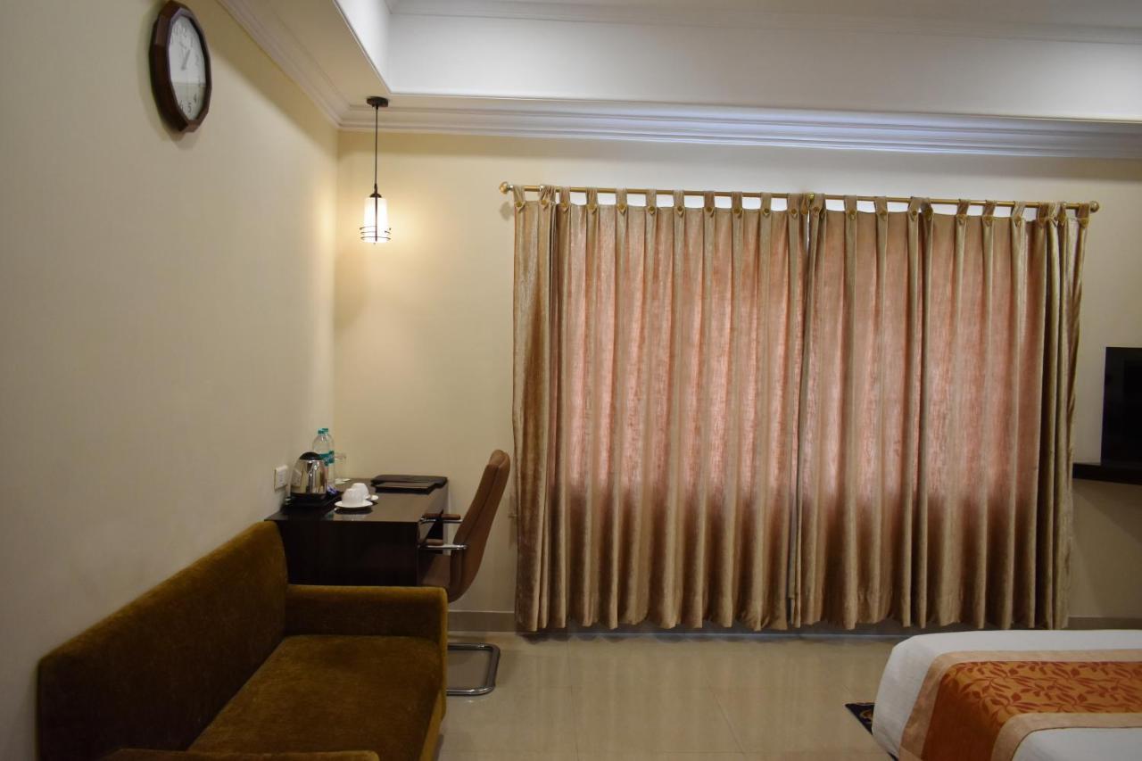 The Orchard Hotel Jharsuguda Buitenkant foto