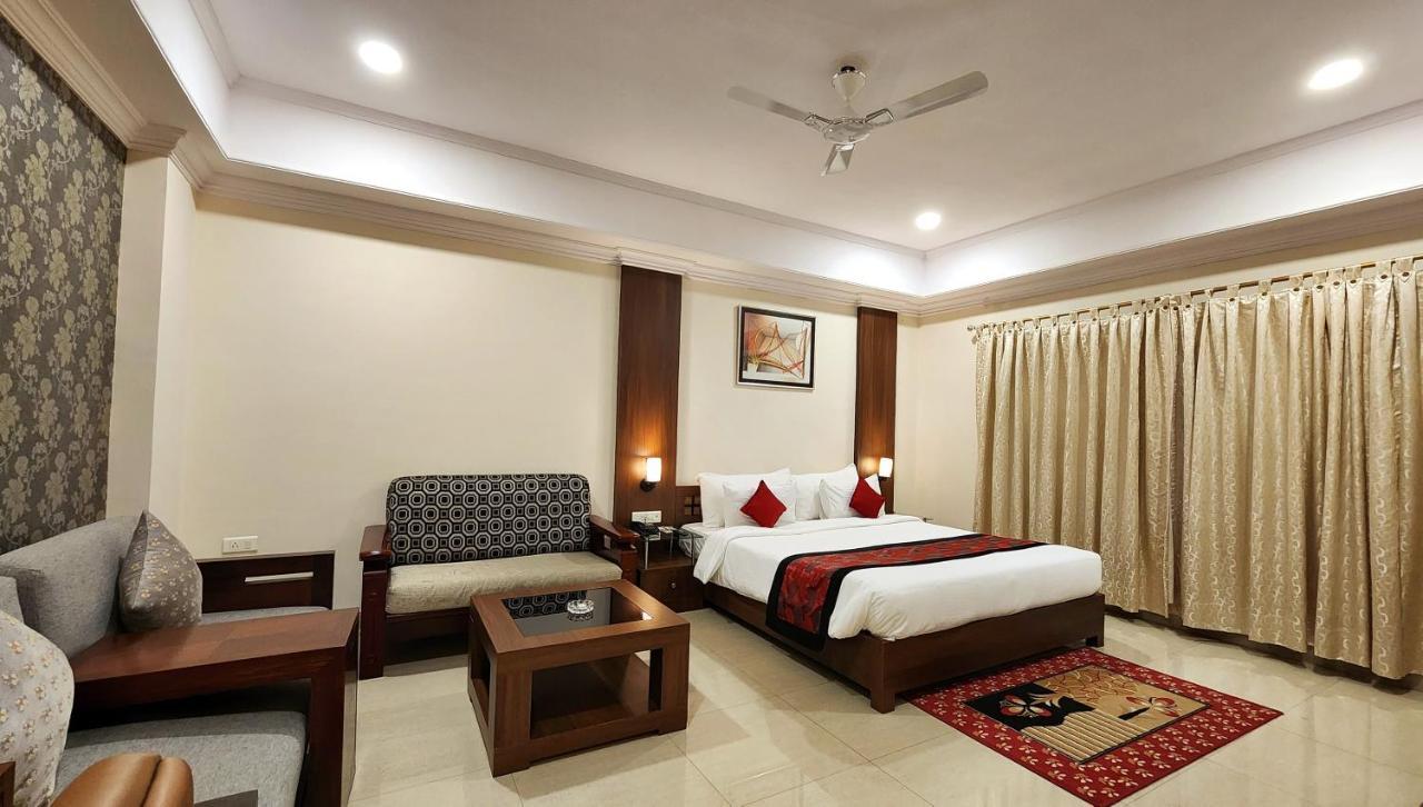 The Orchard Hotel Jharsuguda Buitenkant foto