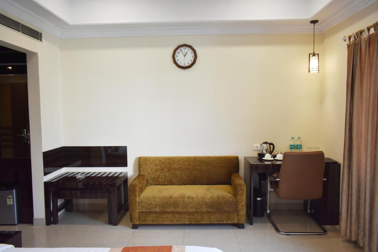The Orchard Hotel Jharsuguda Buitenkant foto