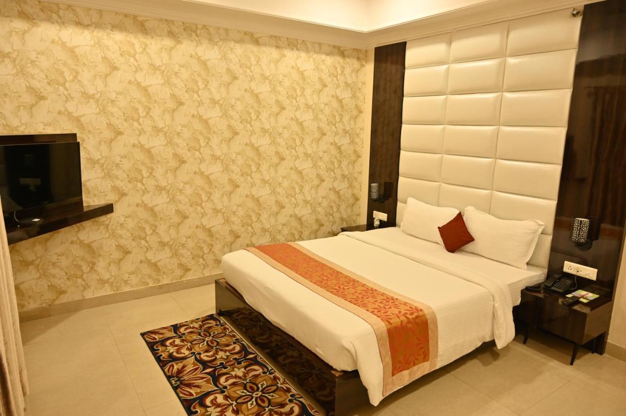 The Orchard Hotel Jharsuguda Buitenkant foto